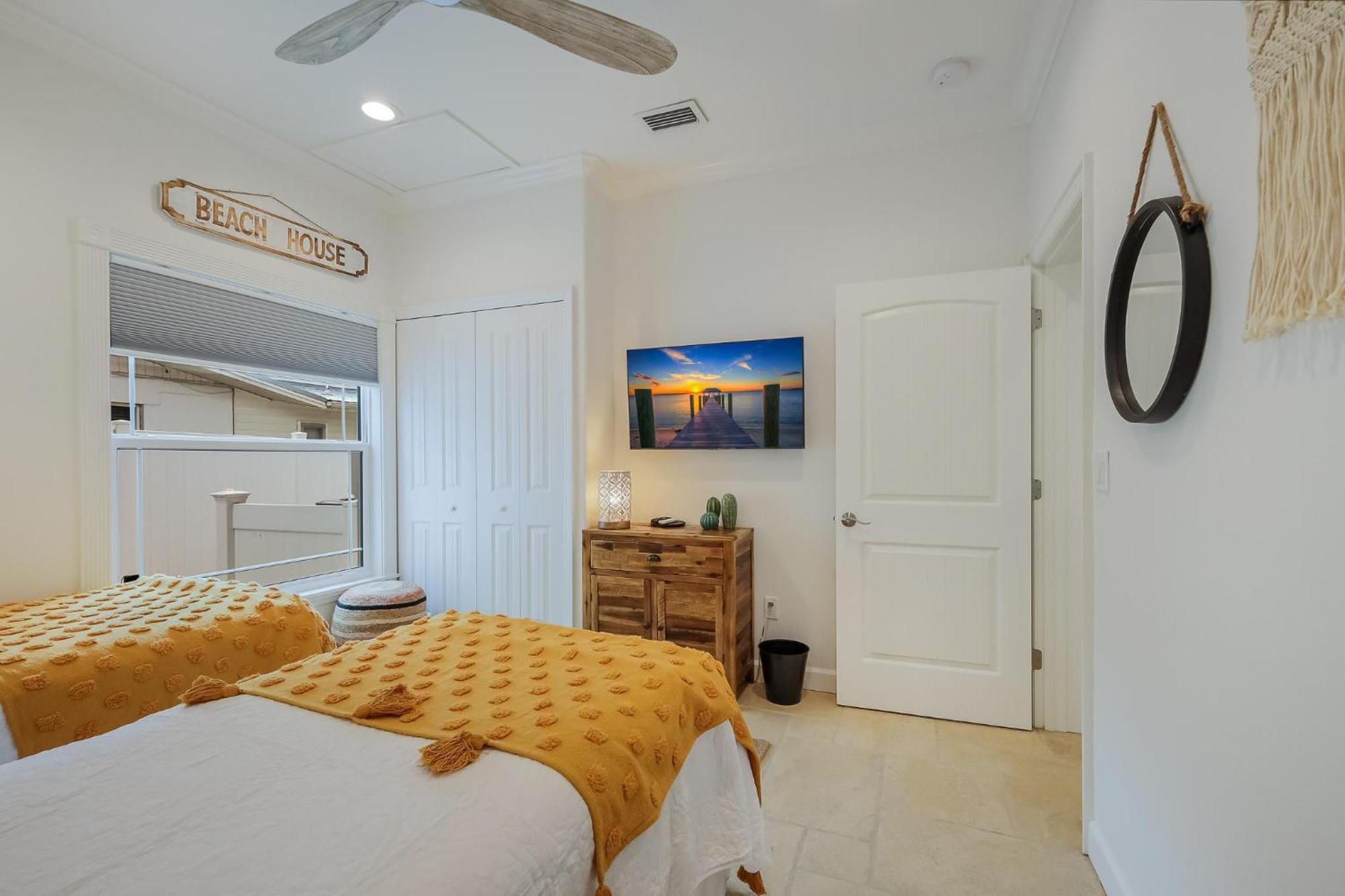 Island Chic Villa Holmes Beach Bagian luar foto